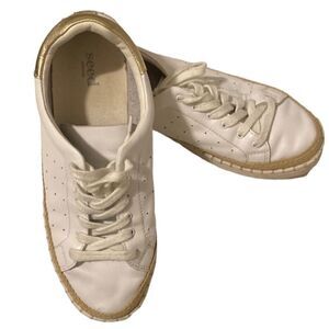 Seed white leather sneakers. Size 38